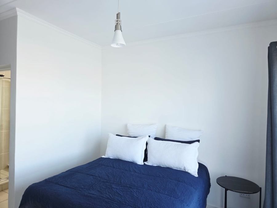 To Let 1 Bedroom Property for Rent in Sandown Western Cape